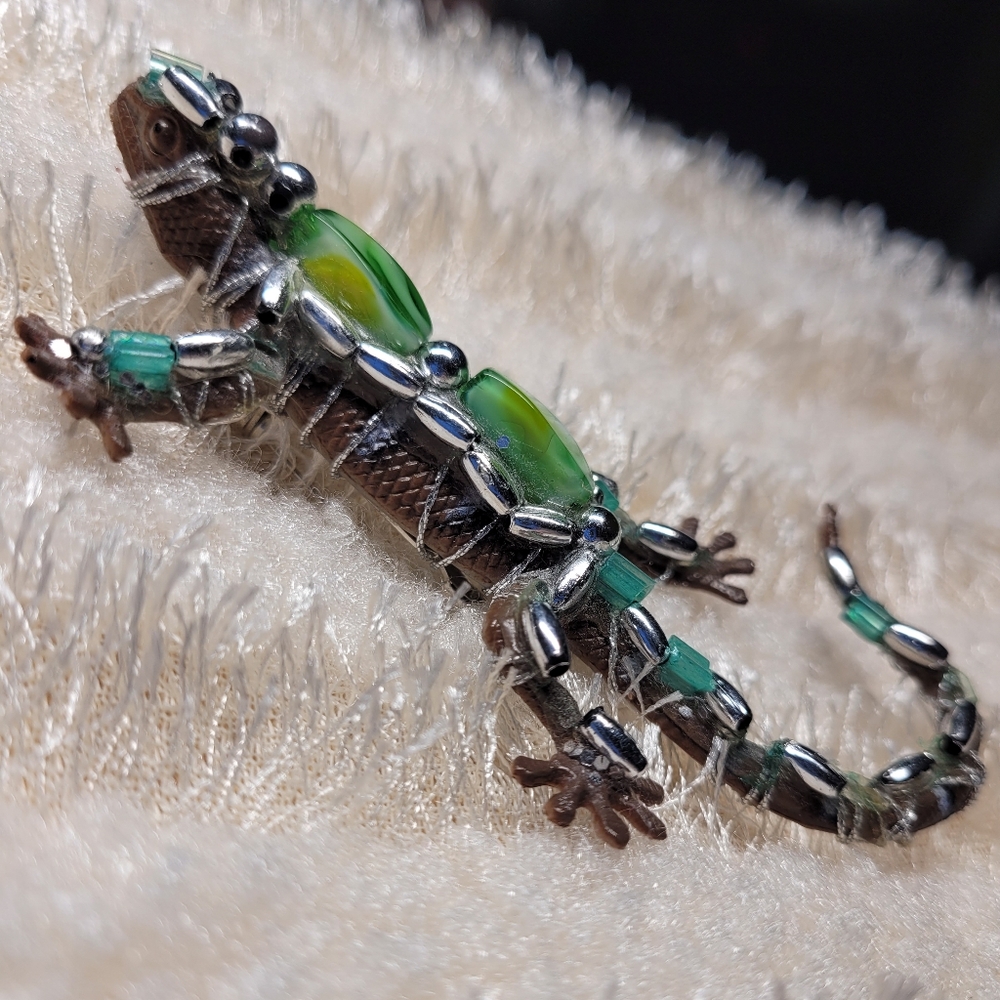 Unique Artisan Jeweled Lizard Brooch Transformer Style Hand crafted Beaded Gecko